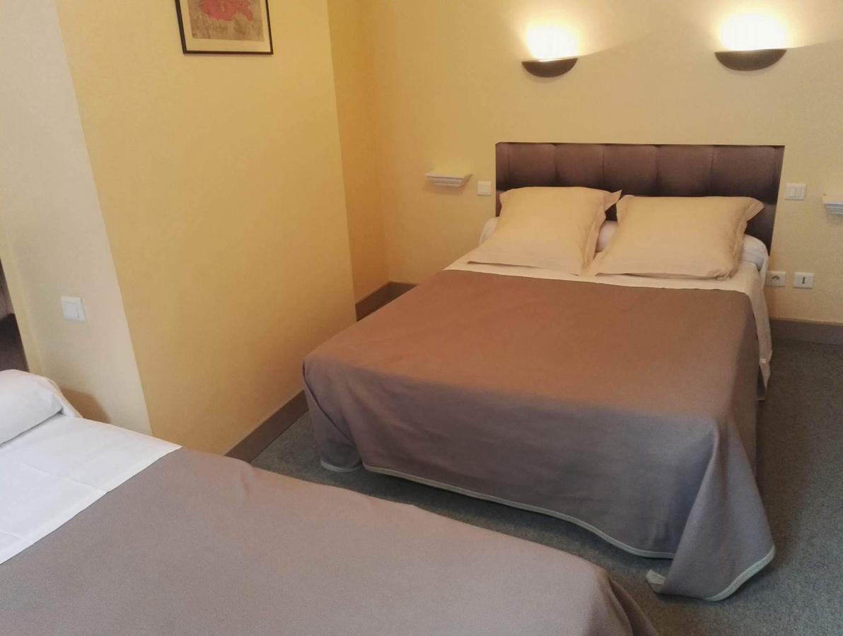 Hotel Du Square Riom Zewnętrze zdjęcie